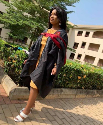 Tope Alabi daughter graduates